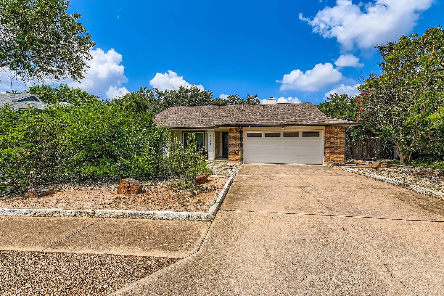 4 bed, 2100 sqft, $8,521 — Photo 2