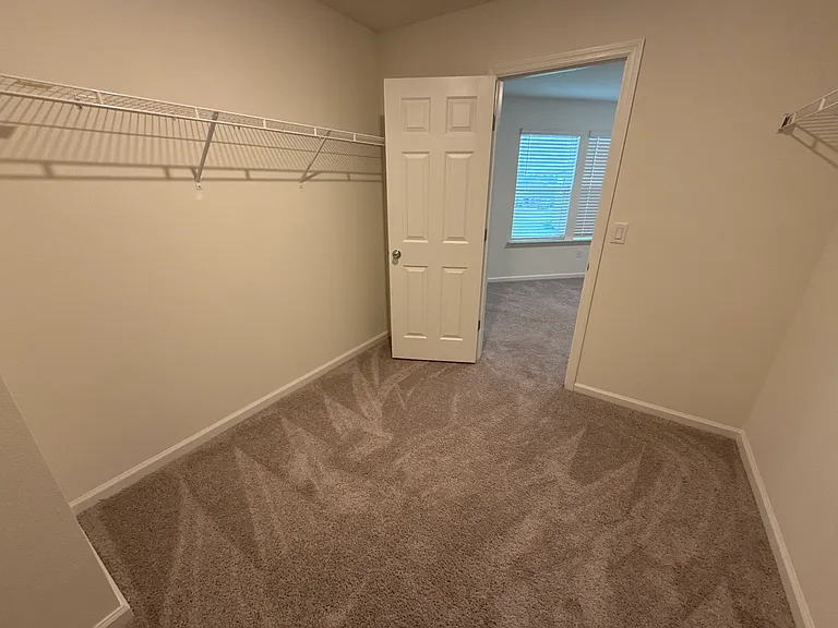 Walkin Closet Master Bedroom