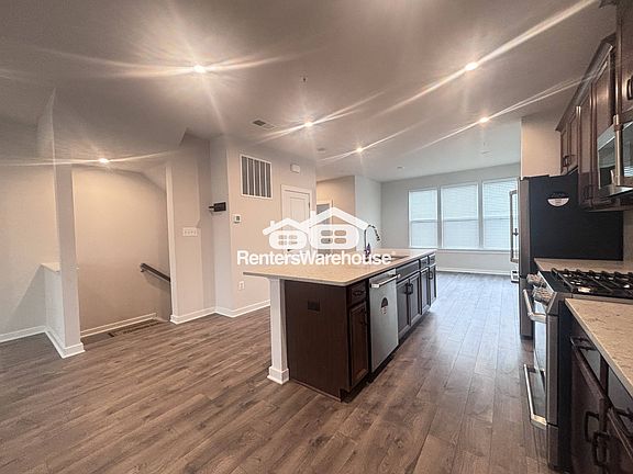 4th image of 2500 Emerald Branch Dr