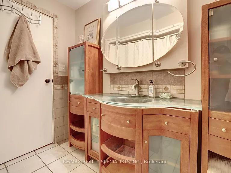 17 Foster St — Photo 19