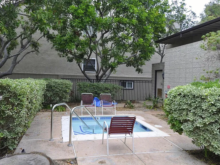 4022 Layang Layang Cir #B-1 — Photo 28