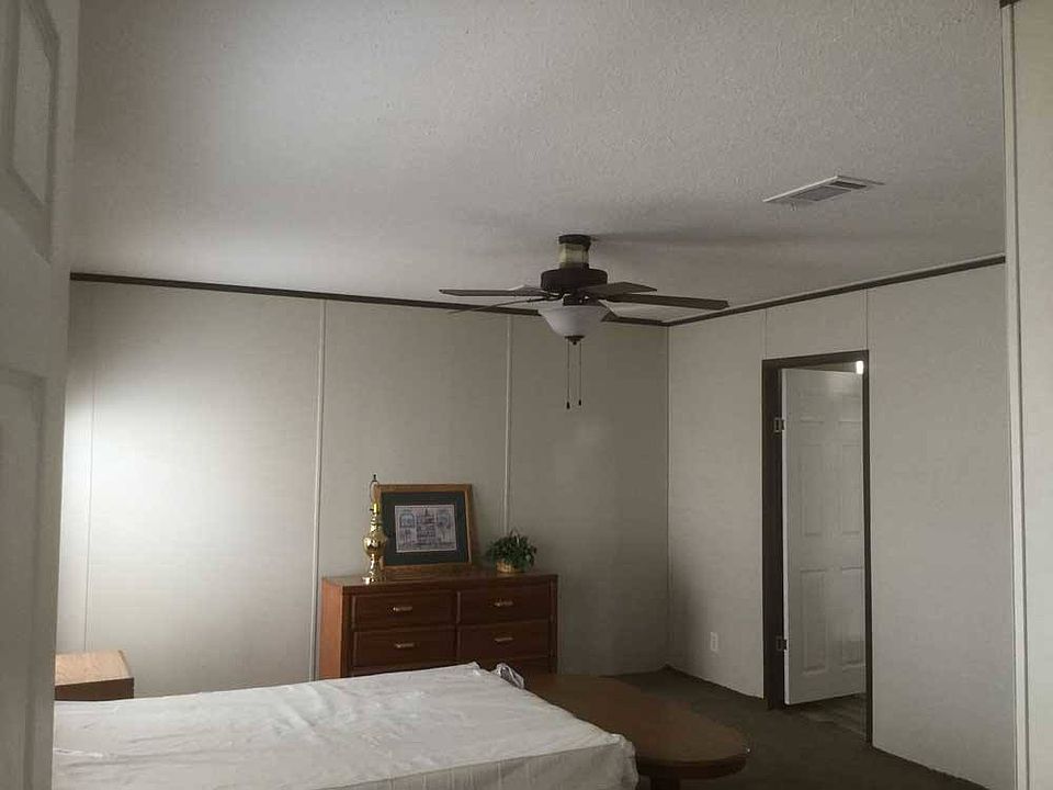 2nd image of 129 Pineland Ave #121