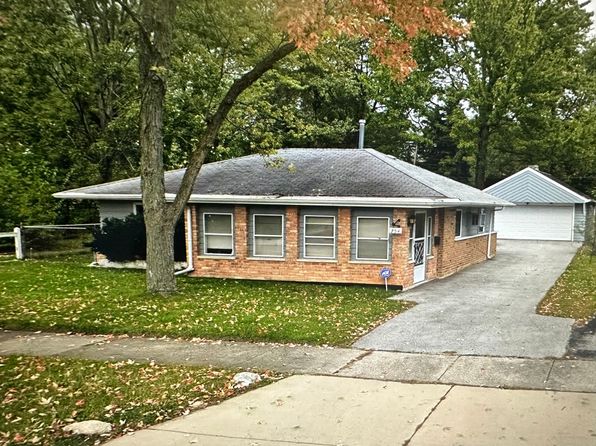 254 Blackhawk Dr, Park Forest, IL 60466