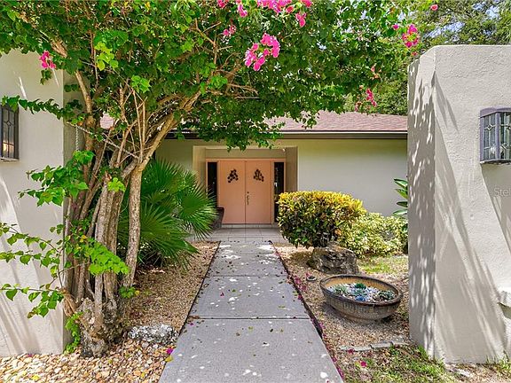 3rd image of 2906 Wildwood Dr