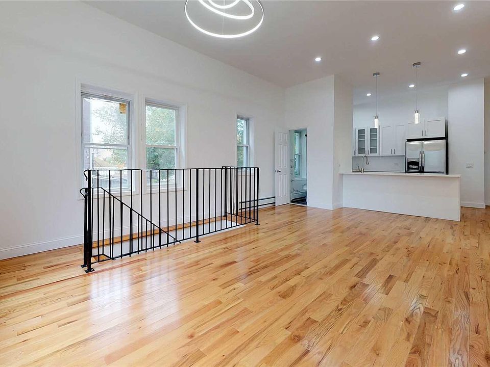 1st image of 523 Underhill