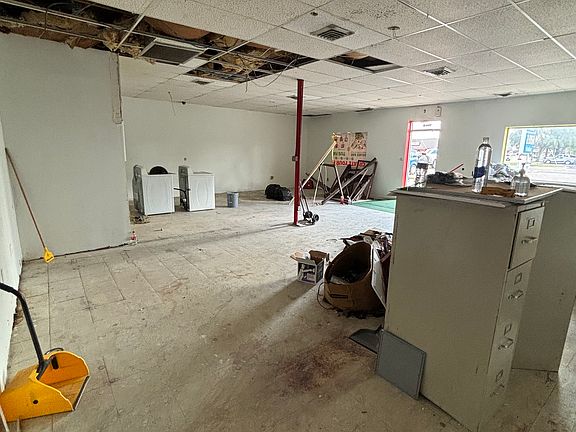 4th image of 2403 E Griffin Pkwy