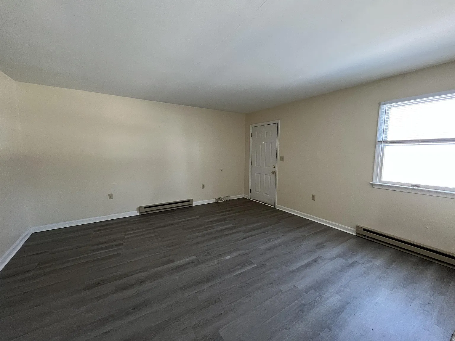702 Thomas Lane - A - A — Photo 3