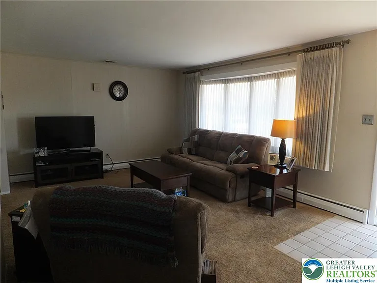 1264 California Ave — Photo 6