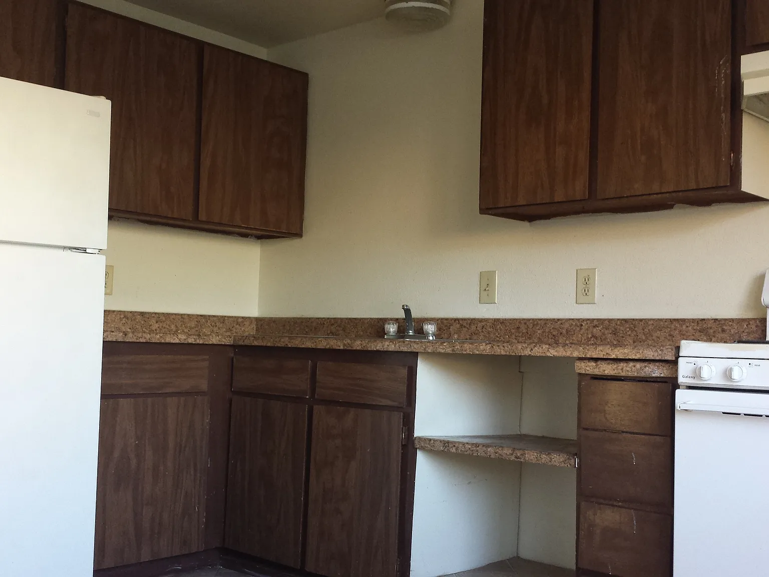 2 bed, 840 sqft, $1,300 — Photo 3