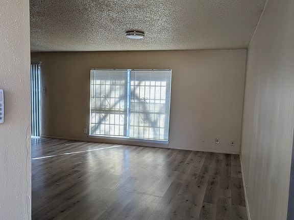 3rd image of 1322 Bayou St