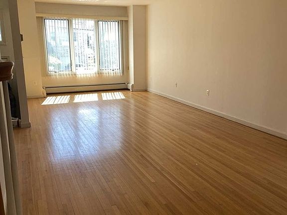 4th image of 2441 Hammett Ave #2441