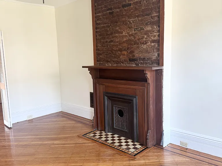 672 10th St #2 — Photo 7