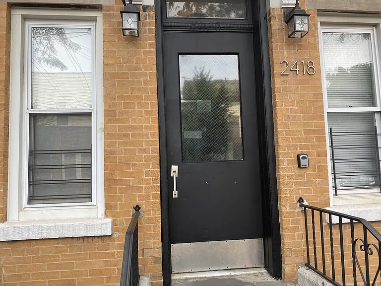 2418 Cambreleng Ave — Photo 1