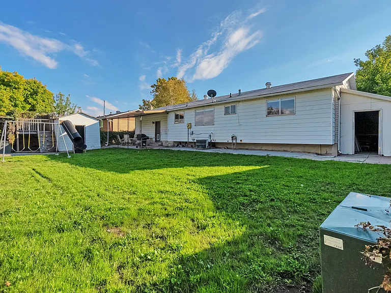 3246 W Royalwood Dr — Photo 10