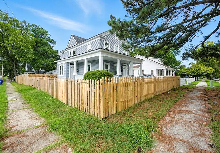 656 Florida Ave — Photo 2