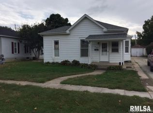 220 E North St, Roodhouse, IL 62082