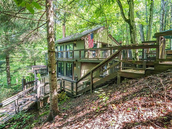 4th image of 270 Sand Run Rd