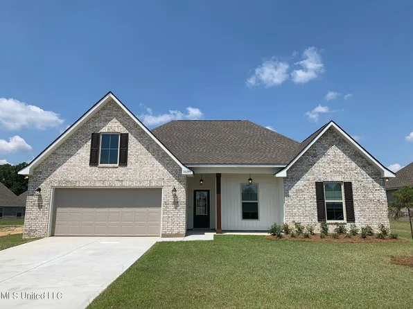 10295 Caroline Dr, Gulfport, MS 39503