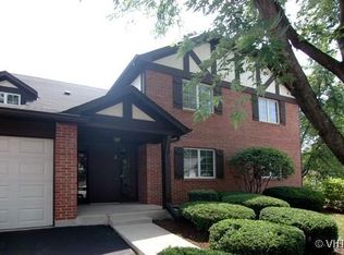 2 Potawatomie Trl APT 4, La Grange, IL 60525