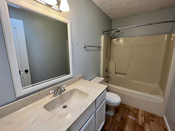 2nd image of 555 Royal Crest Dr
