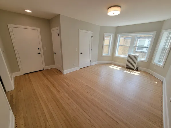 6418 N Richmond St #3A, Chicago, IL 60645