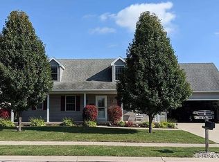 490 Cambridge St, Napoleon, OH 43545