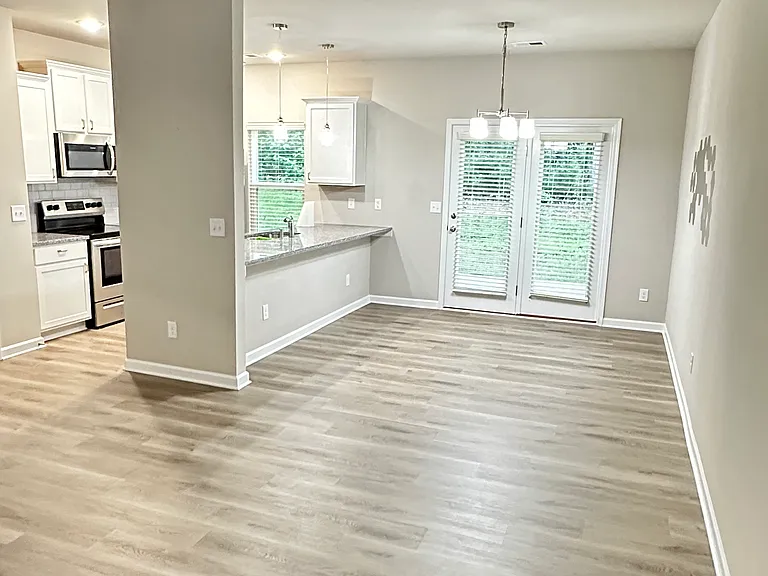 8037 Alderton Ln — Photo 4
