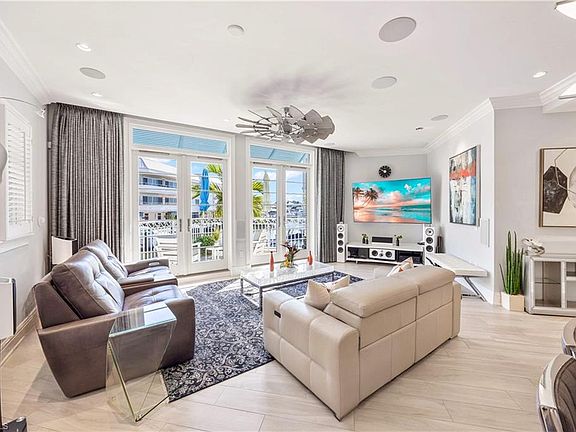 4th image of 1001 10th AVE S #207