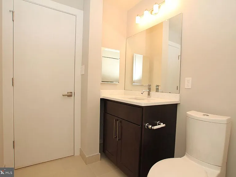 400 S 45th St #4D — Photo 8