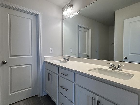 5th image of 2724 Chert Ln #1