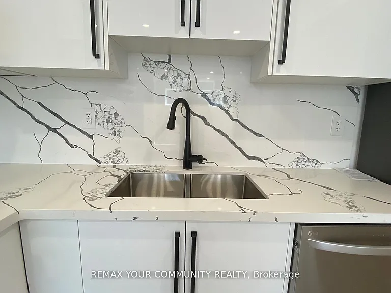 134 Kemano Rd #BASEMENT — Photo 5