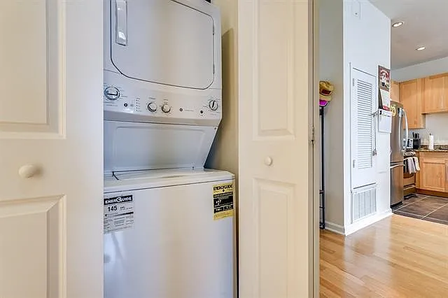 1100 Adams St #513 — Photo 8