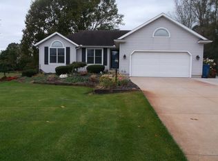 19424 Country Creek Ct, Goshen, IN 46528