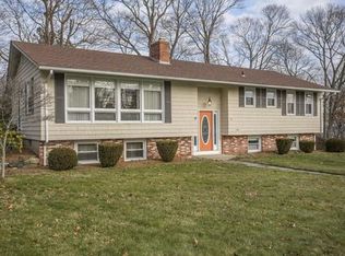 59 Highpoint Dr, Warwick, RI 02818