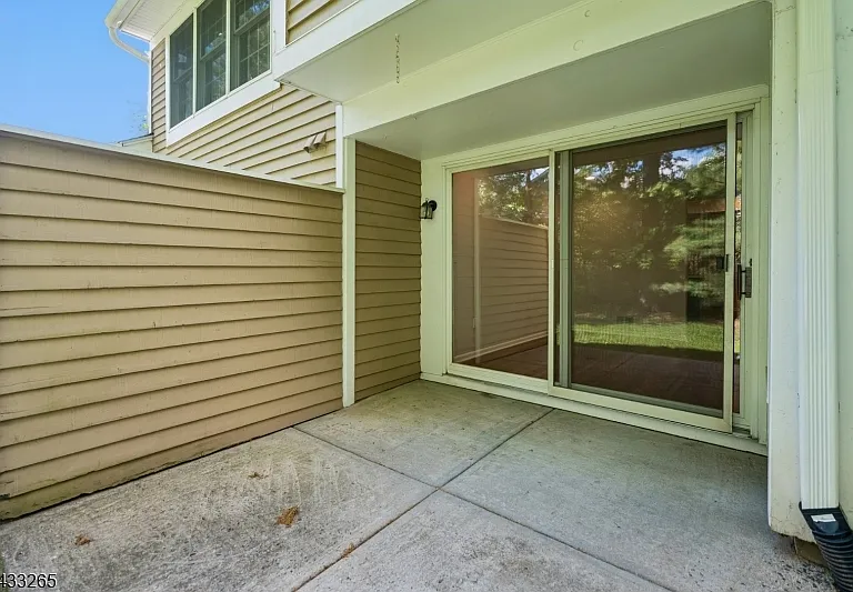 48 Eton Ct — Photo 20