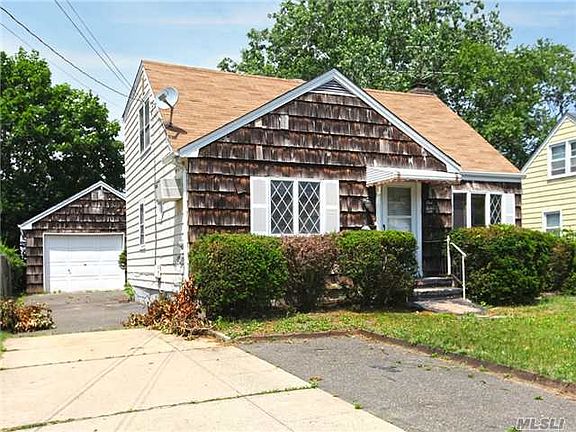 2nd image of 112 McKinley Ave
