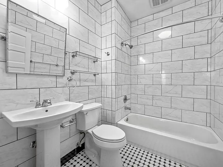 810 NE Couch St — Photo 9