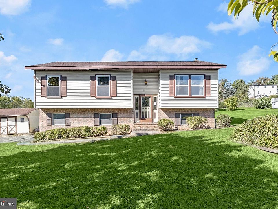 1st image of 30 Sugarboot Ln