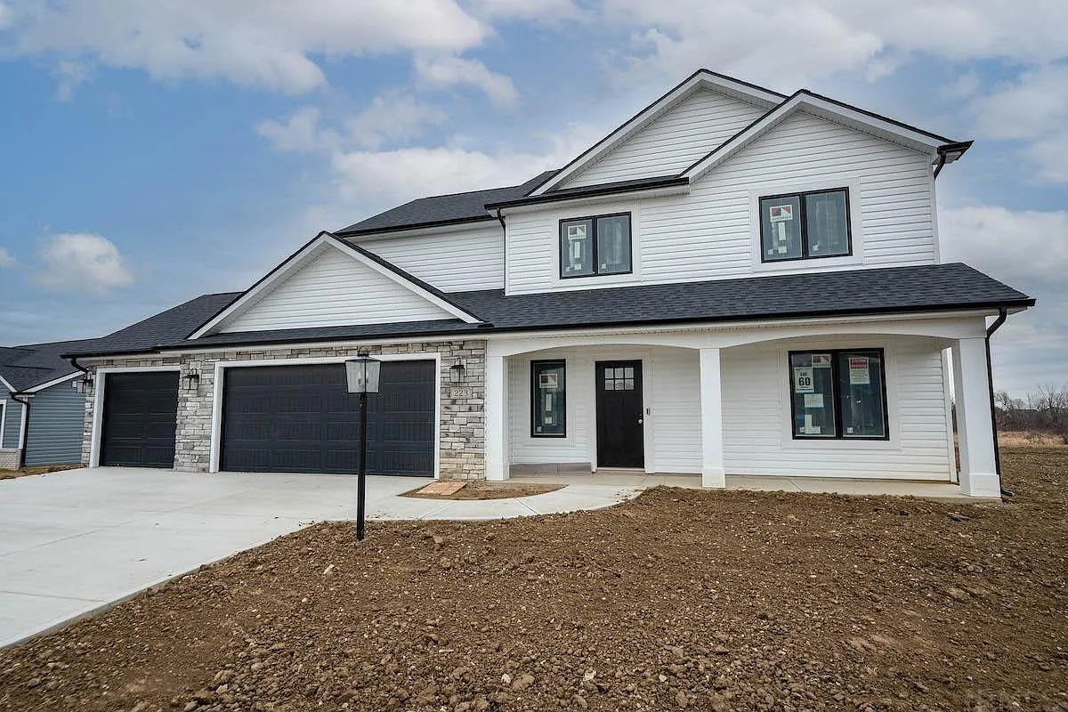 223 W Longfellow Blvd photo 1