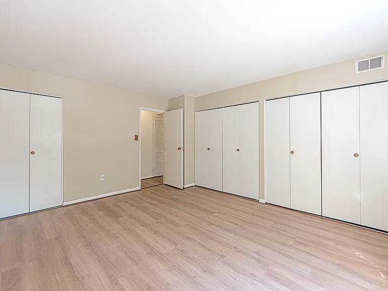 9728 Kingsbridge Dr #101 — Photo 9