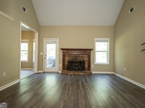 2nd image of 1120 Arlington Pl