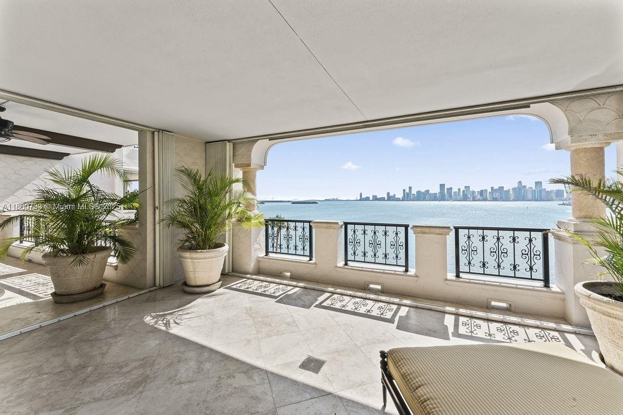 5266 Fisher Island Dr #5266