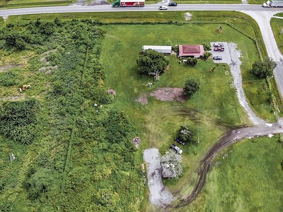 3rd image of 2904 Lake Vista Dr