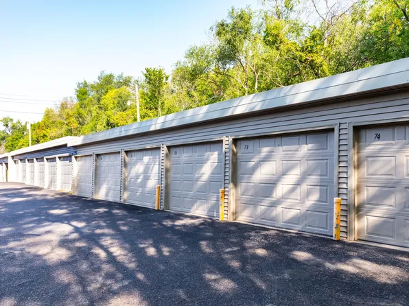 Live at The Oaks of West Saint Paul | Spacious & Comfortable Living, 177 Thompson Ave E #179-11, Saint Paul, MN 55118