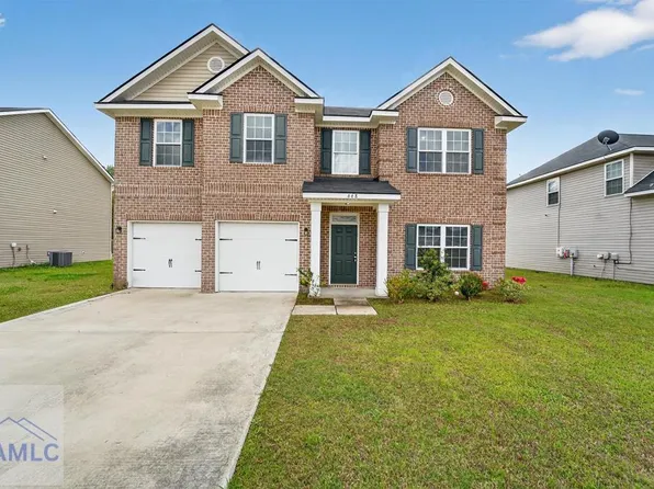 668 Red Oak Ln, Hinesville, GA 31313