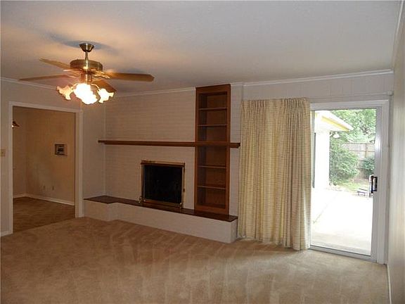 3rd image of 609 Annette Dr