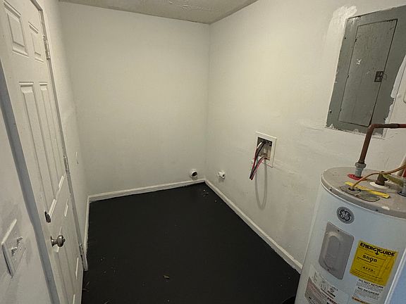 3rd image of 108 Magwood Dr APT A