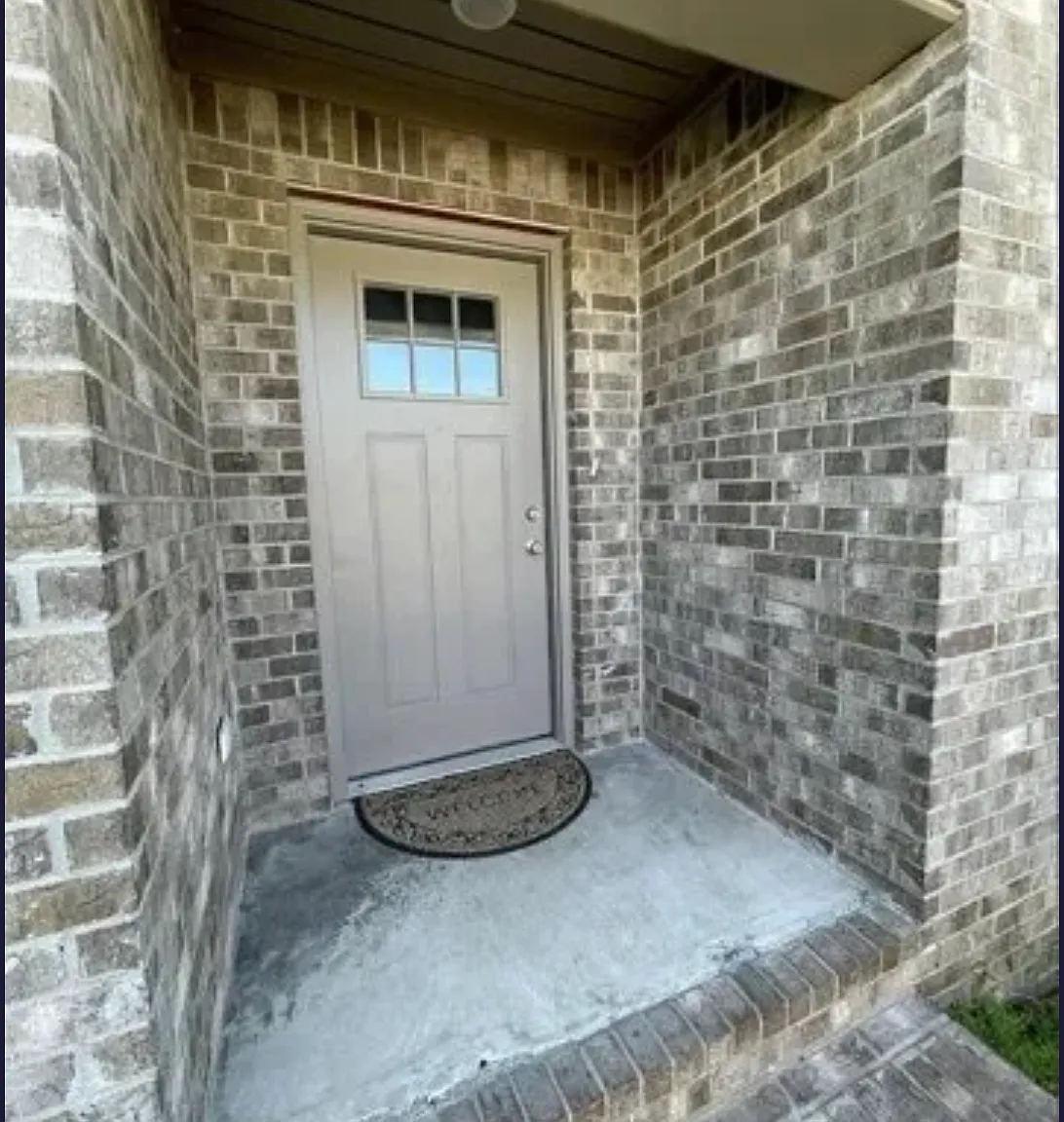 2 bed, $1,200 — Photo 2