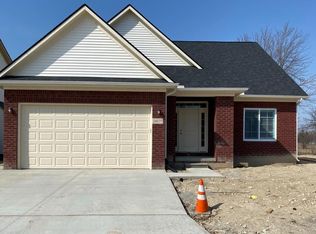 31608 Beaver Cir, New Boston, MI