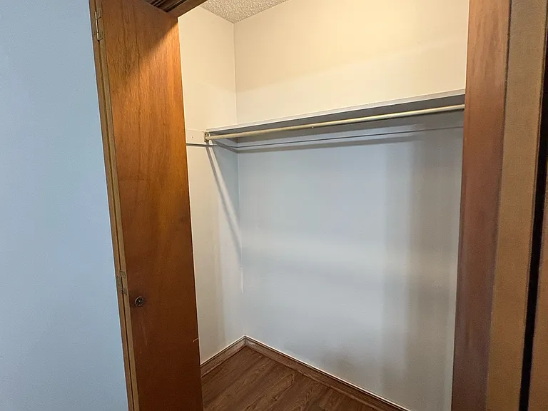 1007 Cedar St — Photo 4